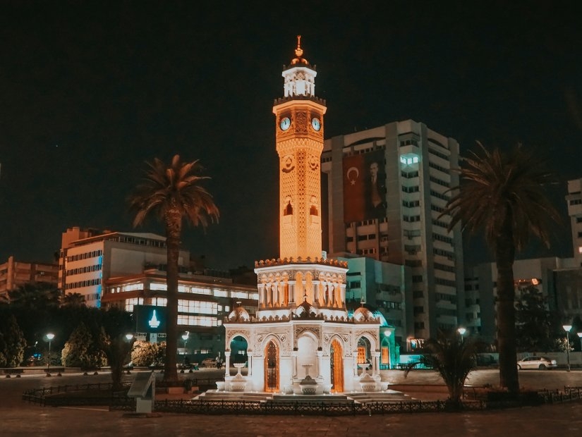 أشهى الأطعمة في إزمير التي تحتاج إلى تجربتها عند زيارة لؤلؤة منطقة بحر إيجة