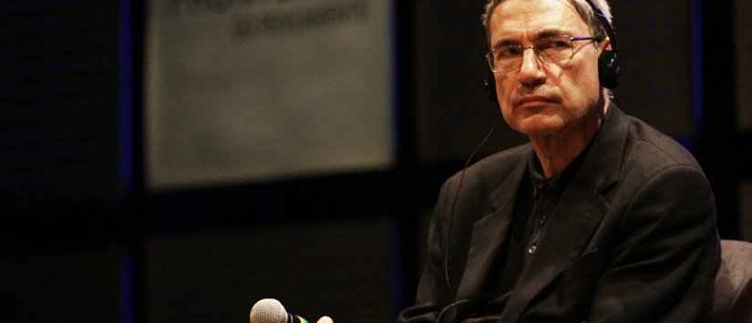 Лауреат Нобелевской премии, турецкий писатель - Орхан Памук.