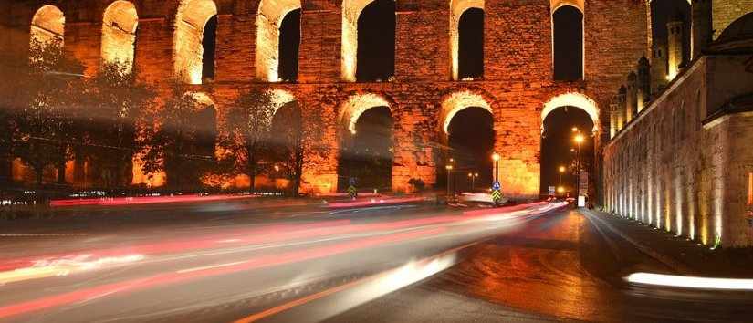 Путеводитель Grand Sirkeci - Акведук Валента.