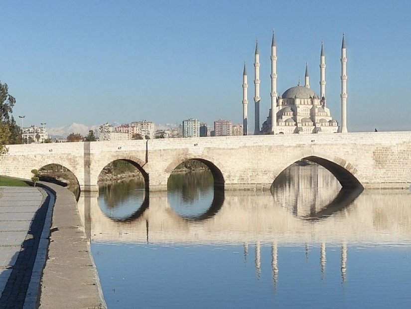 Taşköprü (Steinbrücke) in Adana